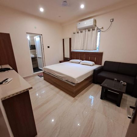 Hotel Vivek Patna  Buitenkant foto